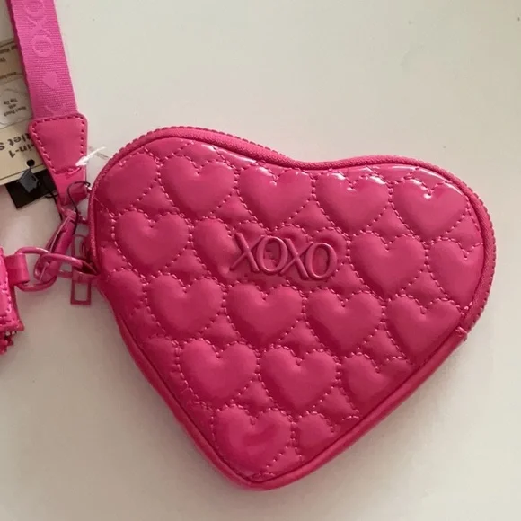 XOXO Fuchsia Quilted Wristlet/Clutch and Heart Purse NWT - Picture 3 of 8